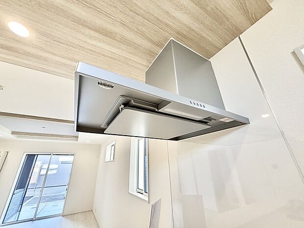 【その他設備(レンジフード)】基本的なお手入れはフィルターのみ!お手入れのしやすさも魅力です。
