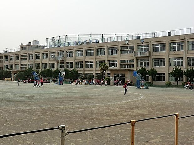 川越市立霞ケ関小学校（約500m・徒歩7分）