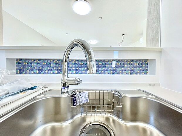 【その他設備(浄水器)】いつでも清潔なおいしいお水を。一つの水栓で水道水と浄水を使い分け。