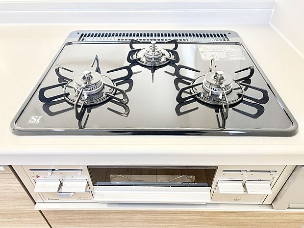 【その他設備(ガスコンロ)】三口ガスコンロでお料理が一気にはかどりそう  