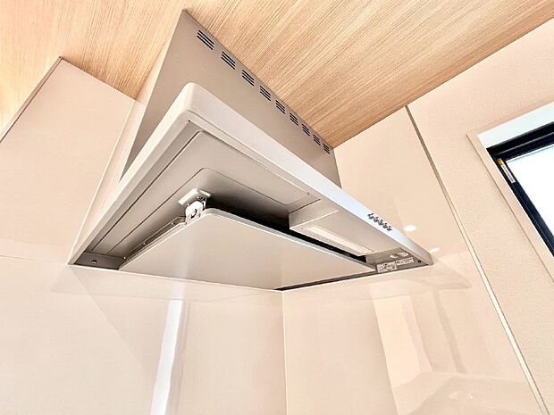 【その他設備(レンジフード)】基本的なお手入れはフィルターのみ！お手入れのしやすさも魅力です。