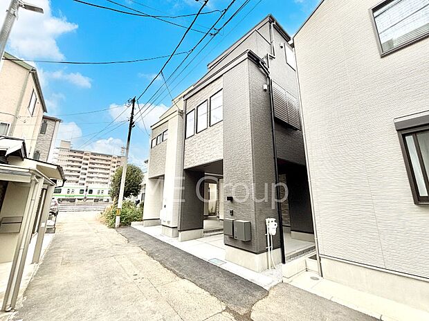 【前面道路含む現地写真】前面道路はきちんと整備されています