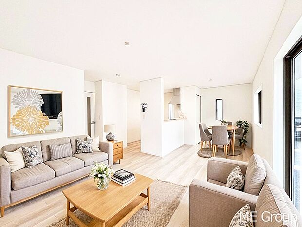 【リビング】落ち着いた雰囲気のＬＤＫは家族みんなの快適空間※家具はCGです