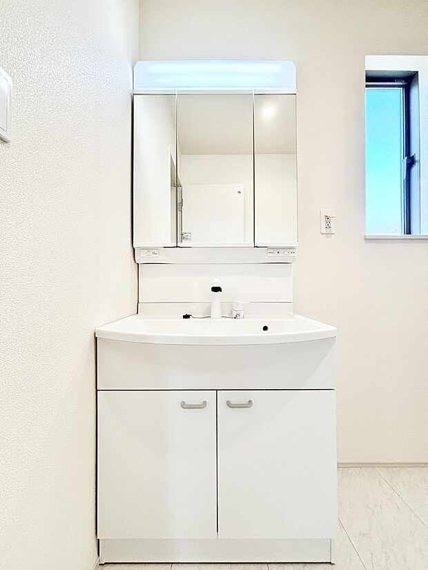 【洗面台・洗面所】収納力と機能性に優れた洗面化粧台