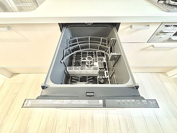 【その他設備(食洗機)】面倒なお片づけは食洗機にお任せ!家事の負担が減って、時間にも気持ちにもゆとりができます。