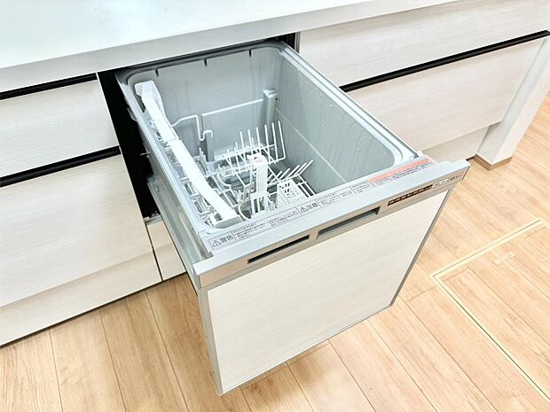 【その他設備(食洗機)】面倒なお片づけは食洗機にお任せ！家事の負担が減って、時間にも気持ちにもゆとりができます。