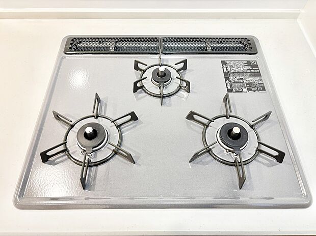 【その他設備(ガスコンロ)】三口ガスコンロでお料理が一気にはかどりそう  