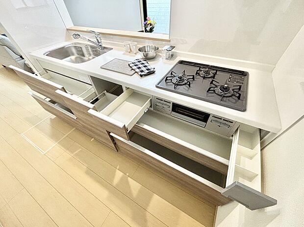【その他設備(スライド収納)】使いやすさを優先したスライド式収納タイプ！