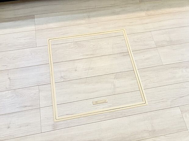 【その他設備(床下収納)】床下収納付き！日用品・非常用品の収納にも大活躍。