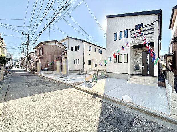 【前面道路含む現地写真】堂々完成！！ ここから始まる新生活を応援いたします！ 
