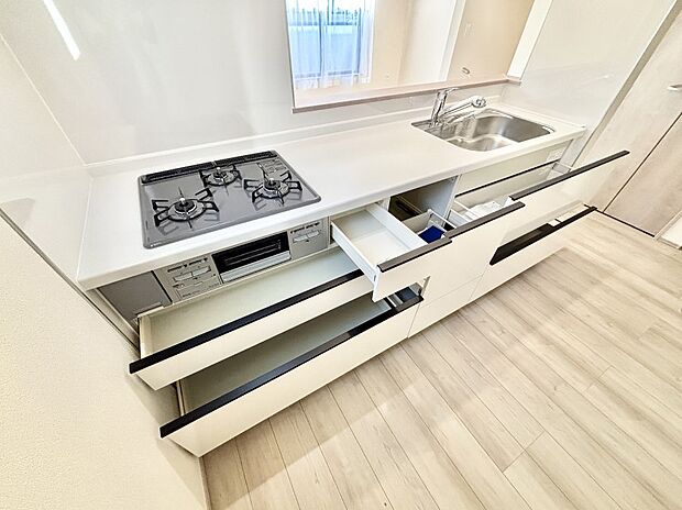 【その他設備(スライド収納)】使いやすさを優先したスライド式収納タイプ！