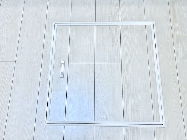 【その他設備(床下収納)】床下収納付き！日用品・非常用品の収納にも大活躍。