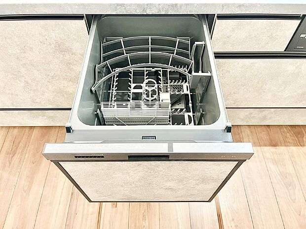 【その他設備(食洗機)】面倒なお片づけは食洗機にお任せ！家事の負担が減って、時間にも気持ちにもゆとりができます。