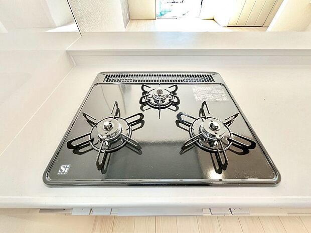 【その他設備(Ｓｉセンサーコンロ)】ガスコンロはＳｉセンサー搭載。火力調節や焦げ付き・消し忘れも防いでくれます。