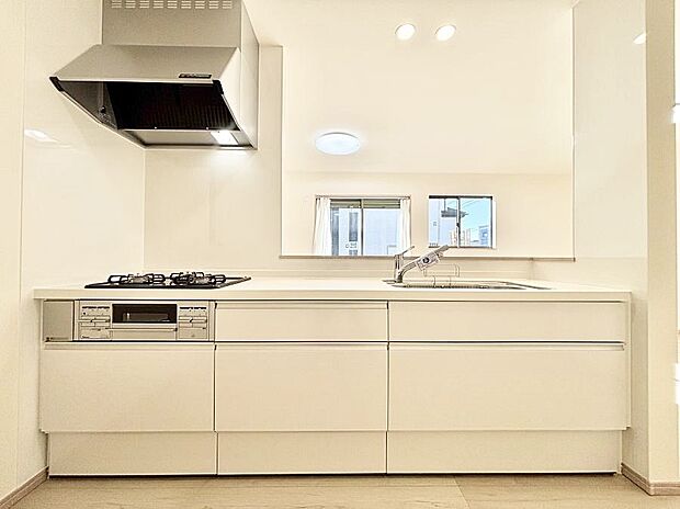 【キッチン】毎日使うキッチンだから、使いやすさ＆お手入れのしやすさにこだわりました。