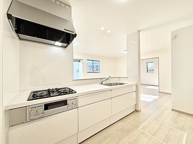 【ダイニングキッチン】カウンター越しにお話しをしながら毎日のお料理をもっと楽しく