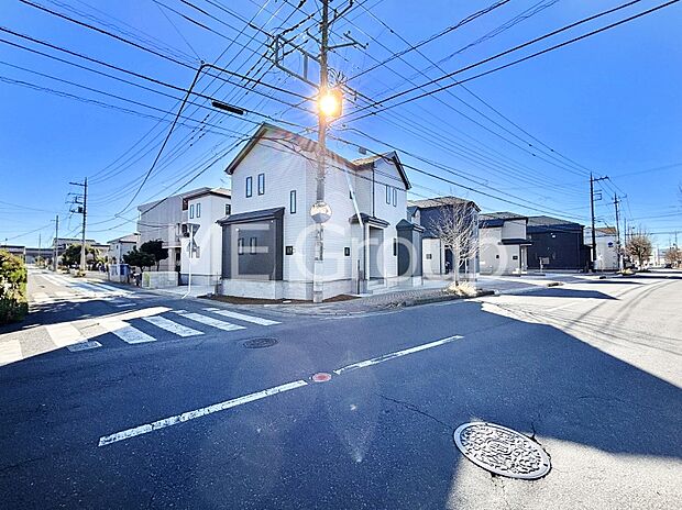 【前面道路含む現地写真】堂々完成！！ ここから始まる新生活を応援いたします！ 