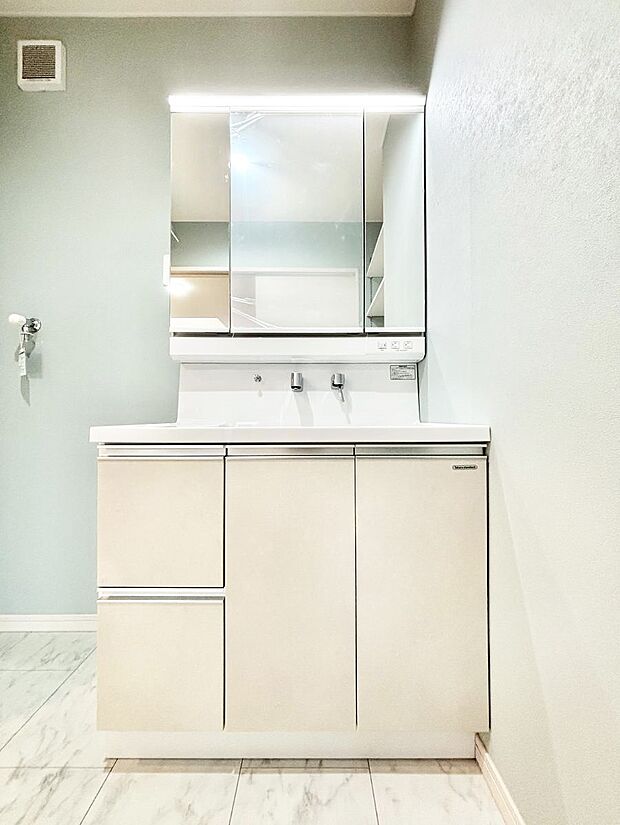 【洗面台・洗面所】収納力と機能性に優れた洗面化粧台