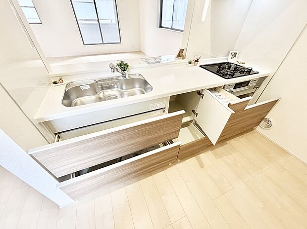 【その他設備(スライド収納)】使いやすさを優先したスライド式収納タイプ!