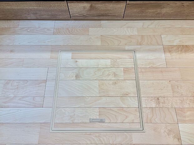 【その他設備(床下収納)】床下収納付き!日用品・非常用品の収納にも大活躍。