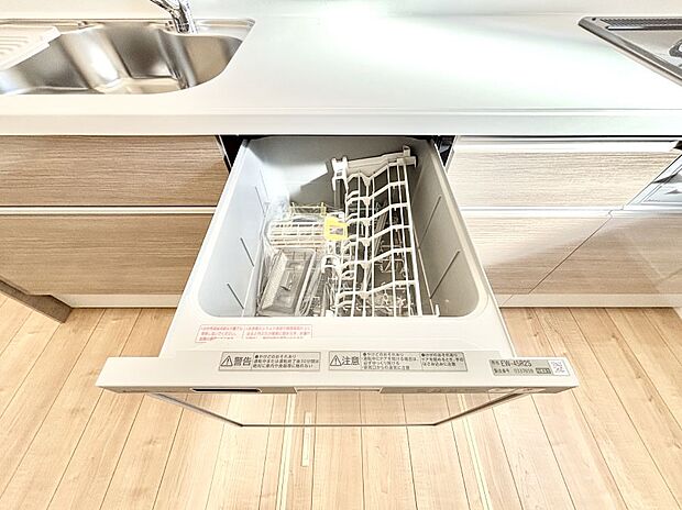 【その他設備(食洗機)】面倒なお片づけは食洗機にお任せ！家事の負担が減って、時間にも気持ちにもゆとりができます。