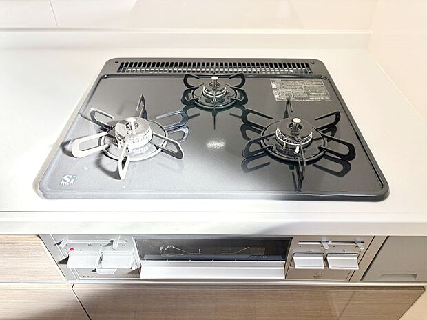 【その他設備(Ｓｉセンサーコンロ)】ガスコンロはＳｉセンサー搭載。火力調節や焦げ付き・消し忘れも防いでくれます。