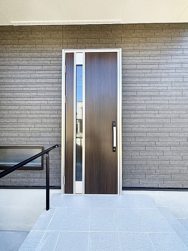 【玄関】大切な家族、来客を出迎える玄関。