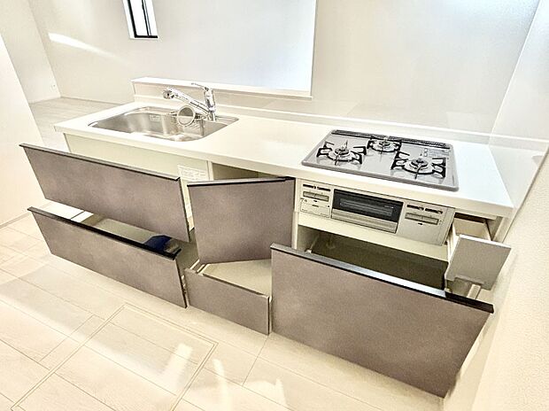 【その他設備(スライド収納)】使いやすさを優先したスライド式収納タイプ!