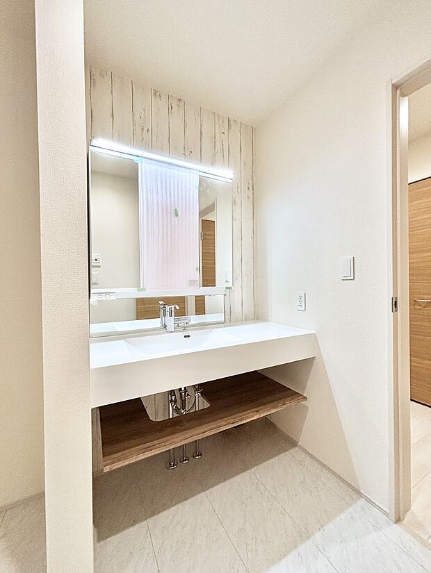 【洗面台・洗面所】明るい洗面所は毎朝の身支度も楽しくできちゃいそうです。