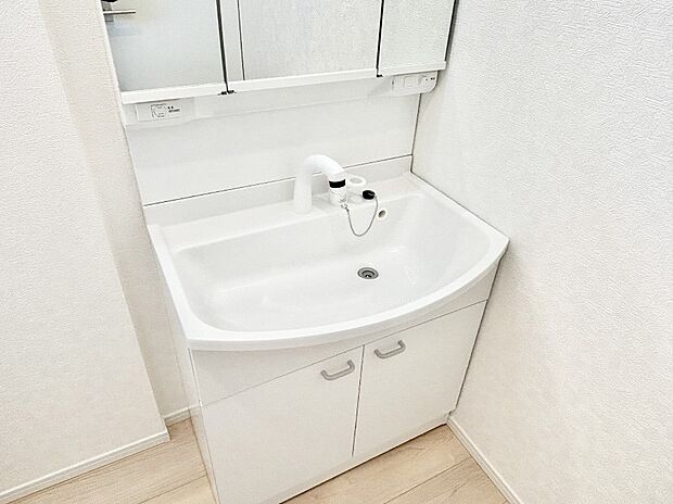 【その他設備(ハンドシャワー水栓)】ハンドシャワー付き!使いやすい洗面台。