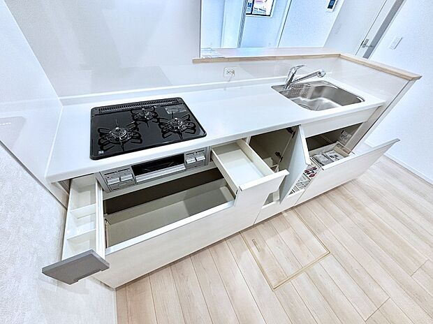 【その他設備(スライド収納)】使いやすさを優先したスライド式収納タイプ!