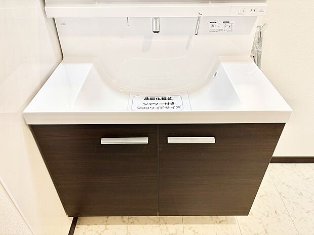 【その他設備(ハンドシャワー水栓)】ハンドシャワー付き!使いやすい洗面台。