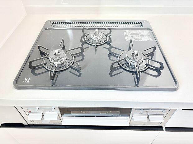 【その他設備(ガスコンロ)】三口ガスコンロでお料理が一気にはかどりそう  