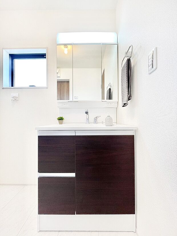 【洗面台・洗面所】収納力と機能性に優れた洗面化粧台