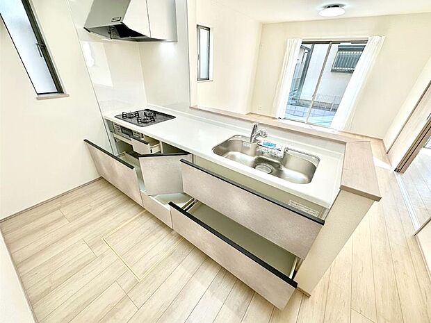 【その他設備(スライド収納)】使いやすさを優先したスライド式収納タイプ!