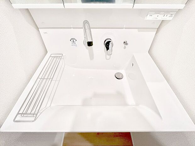 【その他設備(ハンドシャワー水栓)】ハンドシャワー付き!使いやすい洗面台。