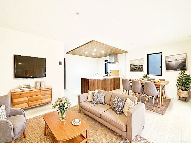 【リビング】落ち着いた雰囲気のLDKは家族みんなの快適空間※家具はCGです