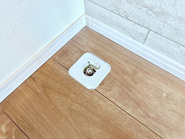 【冷暖房・空調設備(ガスコンセント)】ガスコンセントがあれば足元からすぐに温まるガスファンヒーターを設置できます！  