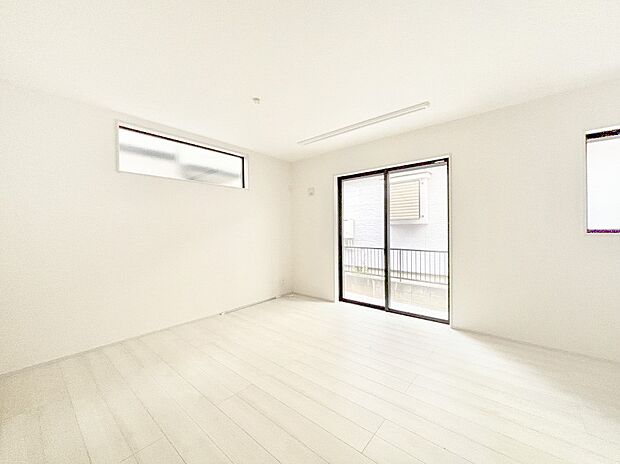 【リビングダイニング】家族団らんの時間も増えそうなくつろぎのリビングダイニング。   