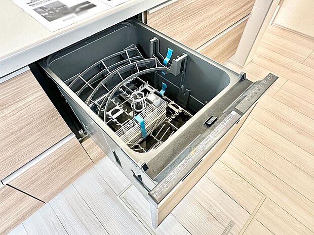 【その他設備(食洗機)】面倒なお片づけは食洗機にお任せ！家事の負担が減って、時間にも気持ちにもゆとりができます。