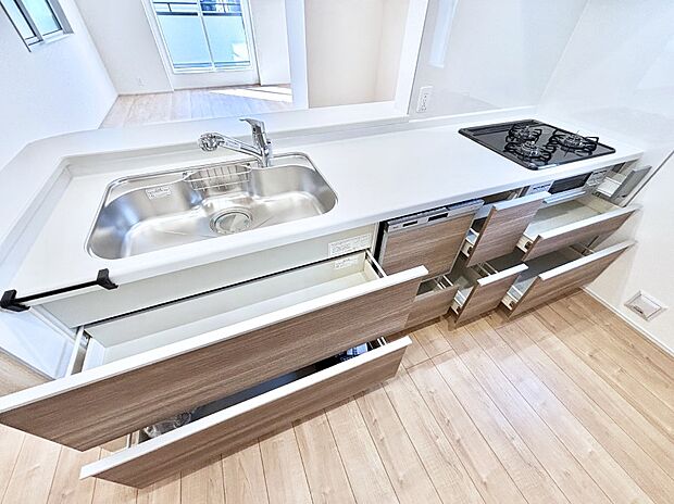 【その他設備(スライド収納)】使いやすさを優先したスライド式収納タイプ！