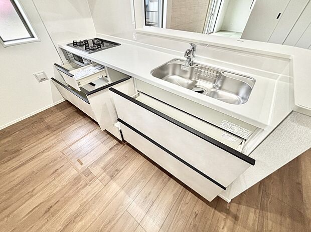 【その他設備(スライド収納)】使いやすさを優先したスライド式収納タイプ!