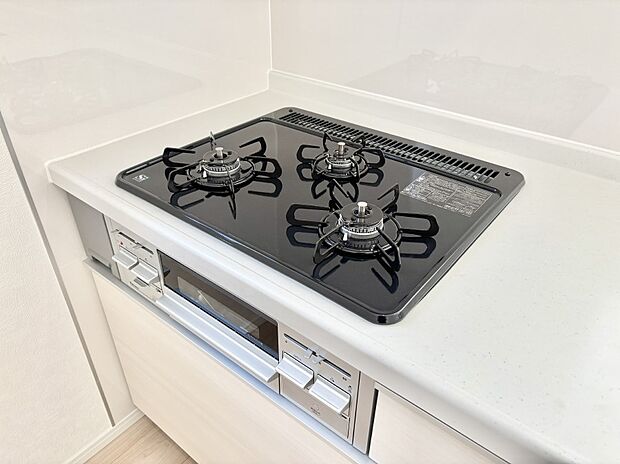 【その他設備(ガスコンロ)】三口ガスコンロでお料理が一気にはかどりそう