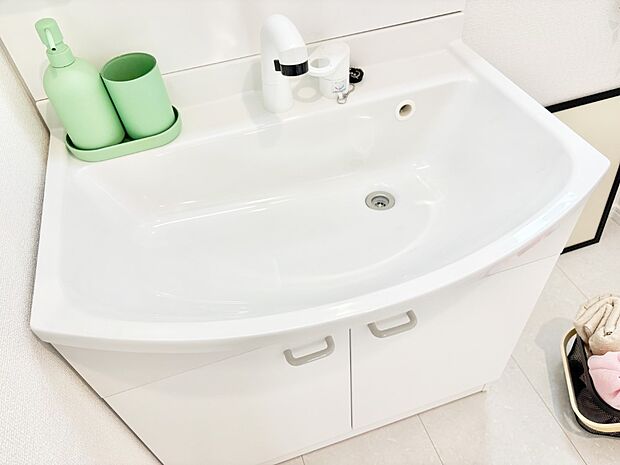 【その他設備(ハンドシャワー水栓)】ハンドシャワー付き!使いやすい洗面台。