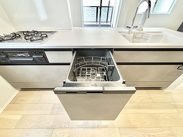 【その他設備(食洗機)】面倒なお片づけは食洗機にお任せ!家事の負担が減って、時間にも気持ちにもゆとりができます。