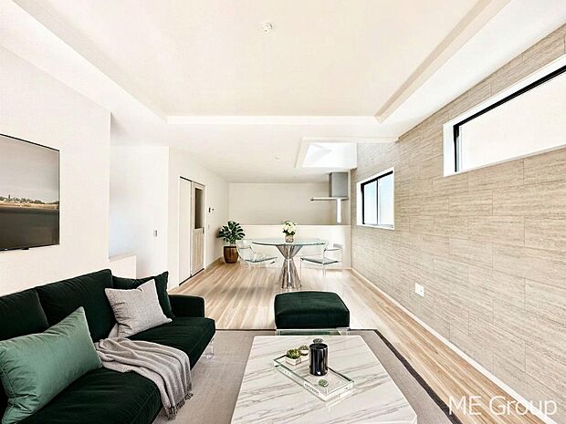 【リビング】折上天井がLDKに開放感をプラス!家族みんながゆったり寛げます ※家具はCGです