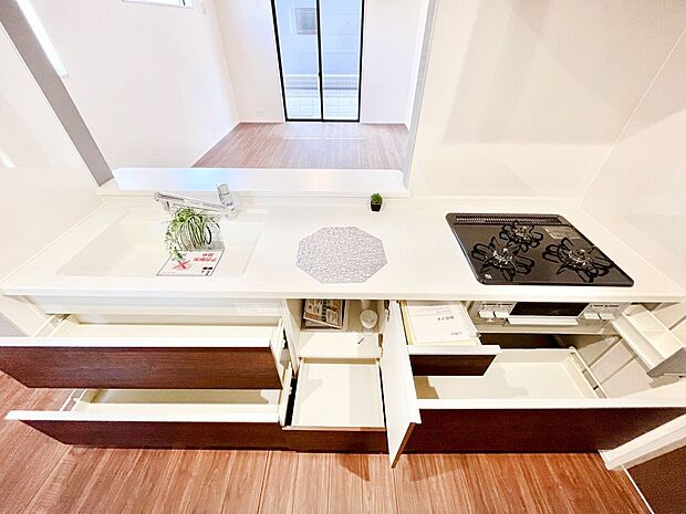 【その他設備(スライド収納)】使いやすさを優先したスライド式収納タイプ!