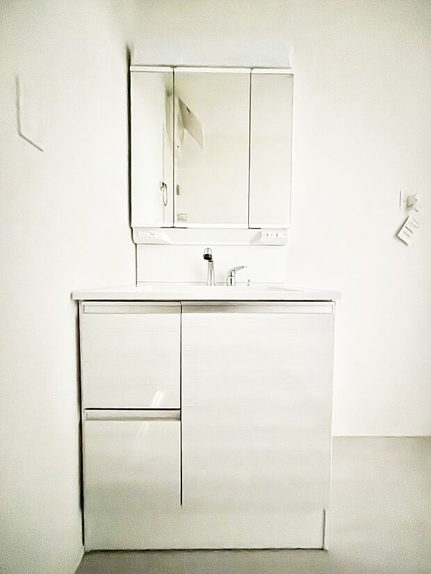 【洗面台・洗面所】収納力と機能性に優れた洗面化粧台