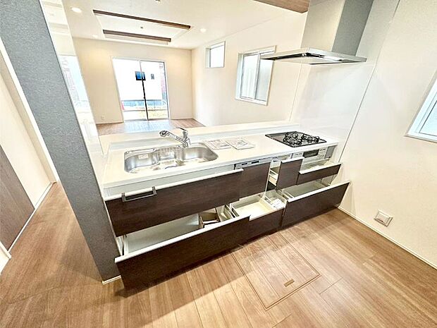 【その他設備(スライド収納)】使いやすさを優先したスライド式収納タイプ!