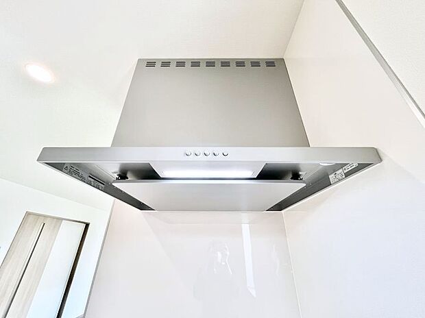 【その他設備(レンジフード)】基本的なお手入れはフィルターのみ!お手入れのしやすさも魅力です。